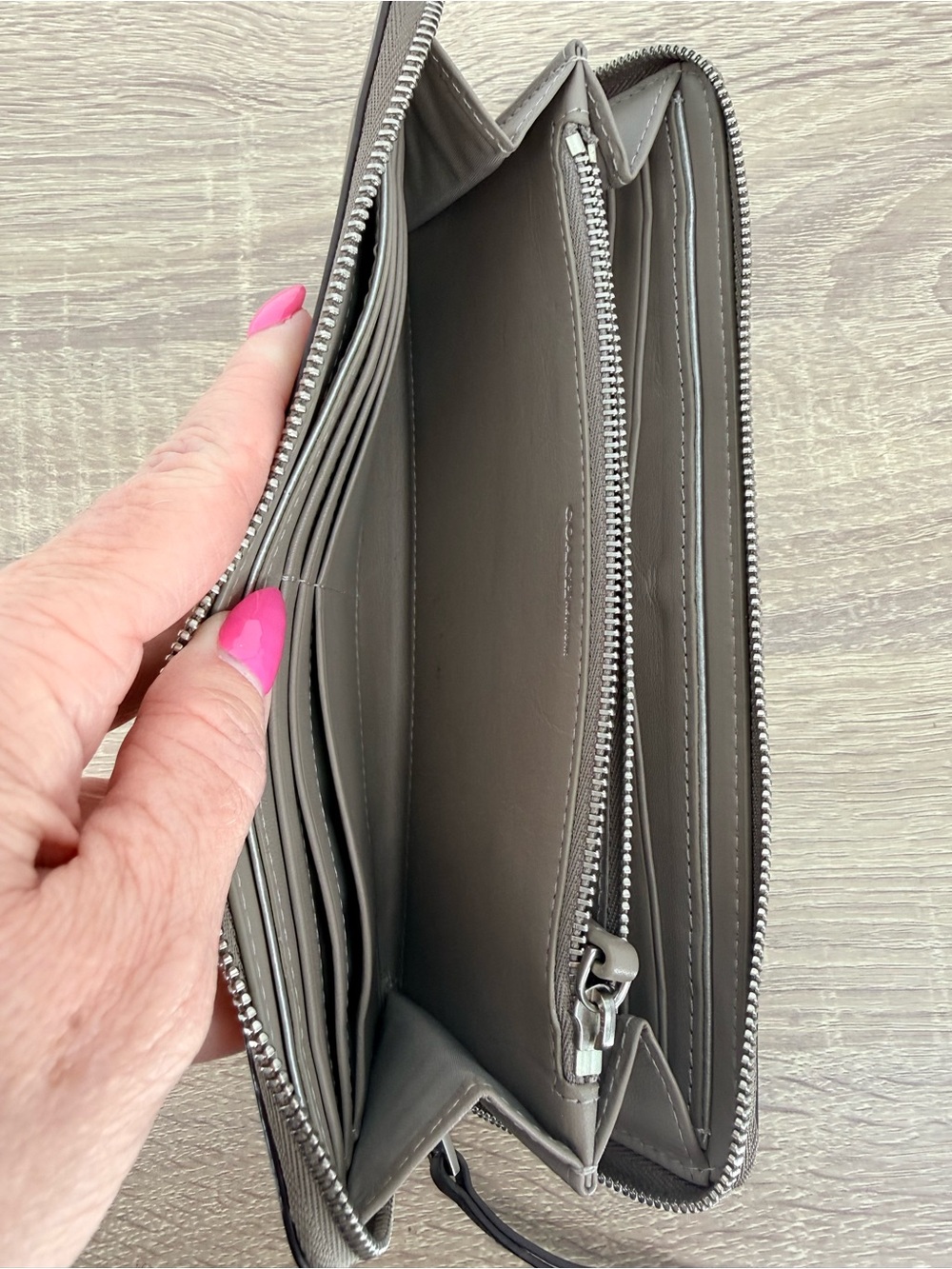 Coach Colorblock Nappa Leather Accordion Zip Around Wallet Taupe Plum Card Case - Picture 7 of 10